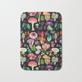 Mushroom heart Badematte | Wild, Cheer, Green, Plant, Colorful, Curated, Cute, Posion, Red, Bright 