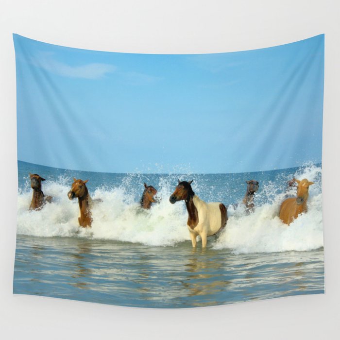 Wild Horses Swimming in Ocean Wandbehang